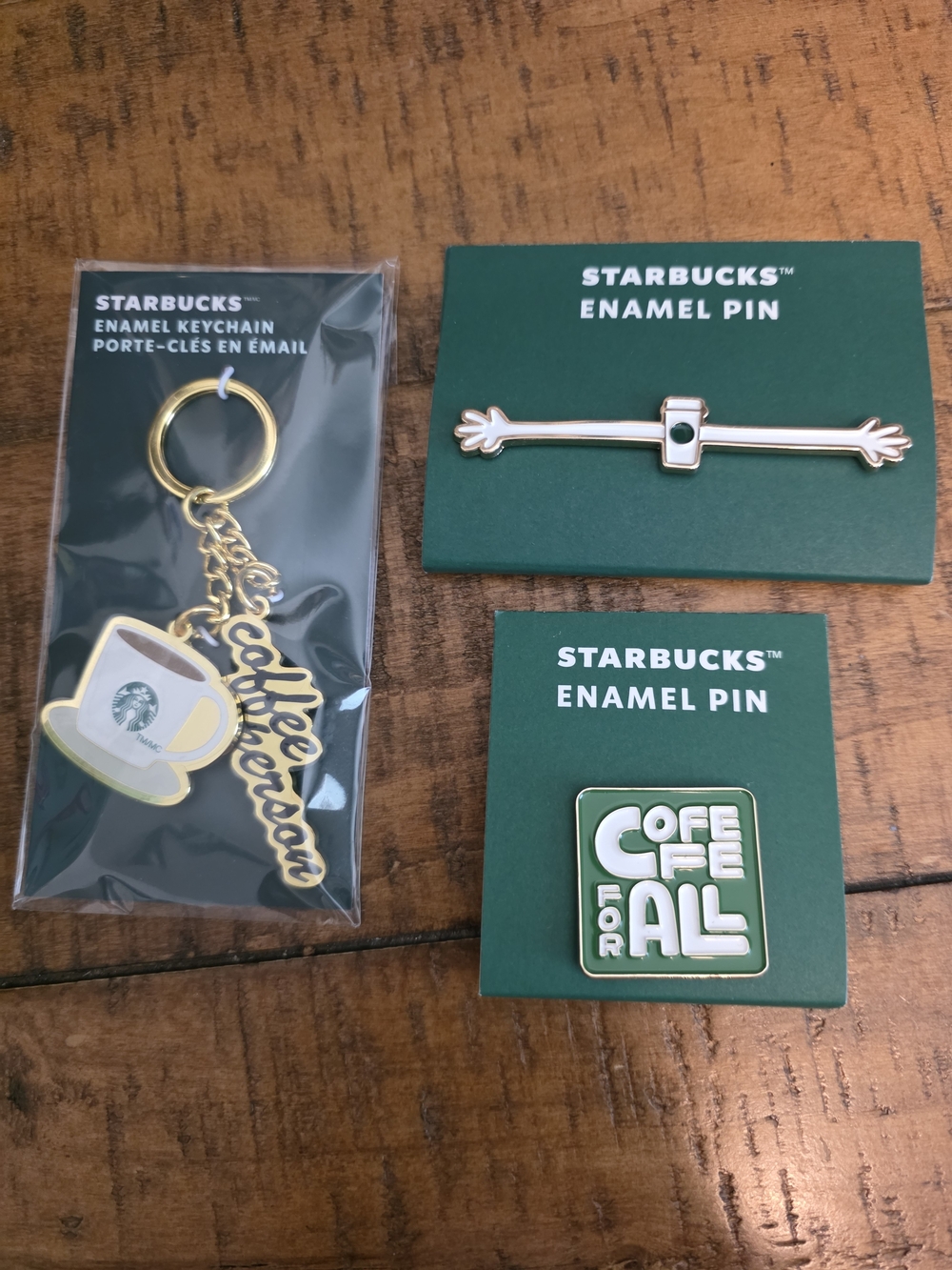 Starbucks Green and Gold Enamel Pin & Keychain Set